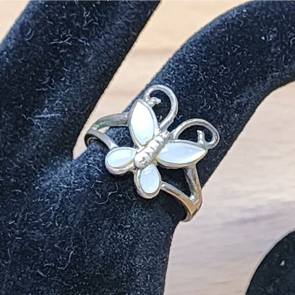 925 Silver Butterfly Ring 6.5 - Picture 1 of 4